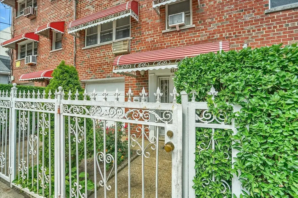 4615 Bronx Boulevard Bronx NY 10470