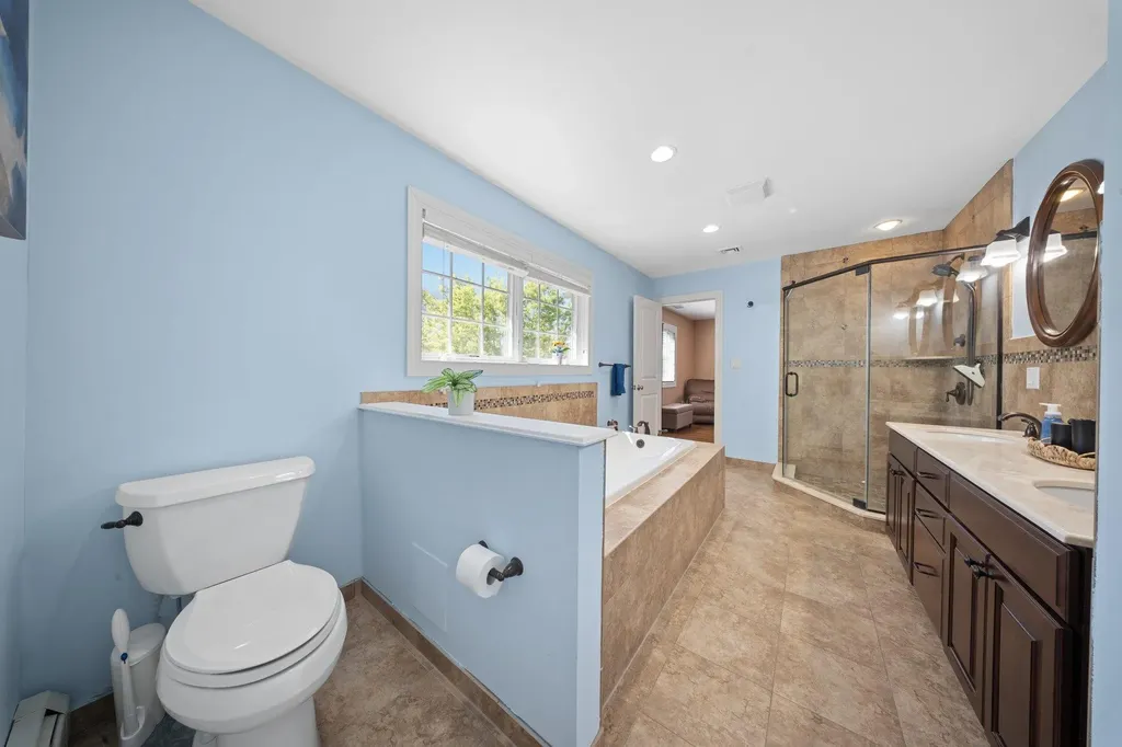 33 Donald Street East Williston NY 11596