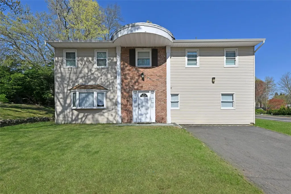1 Bedford Court Spring Valley NY 10977