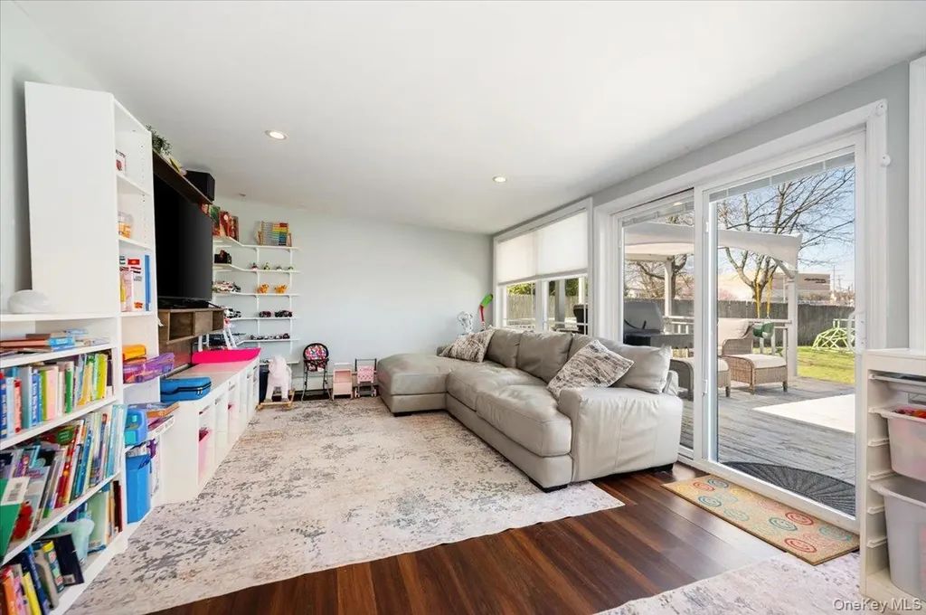 2814 River Avenue Oceanside NY 11572
