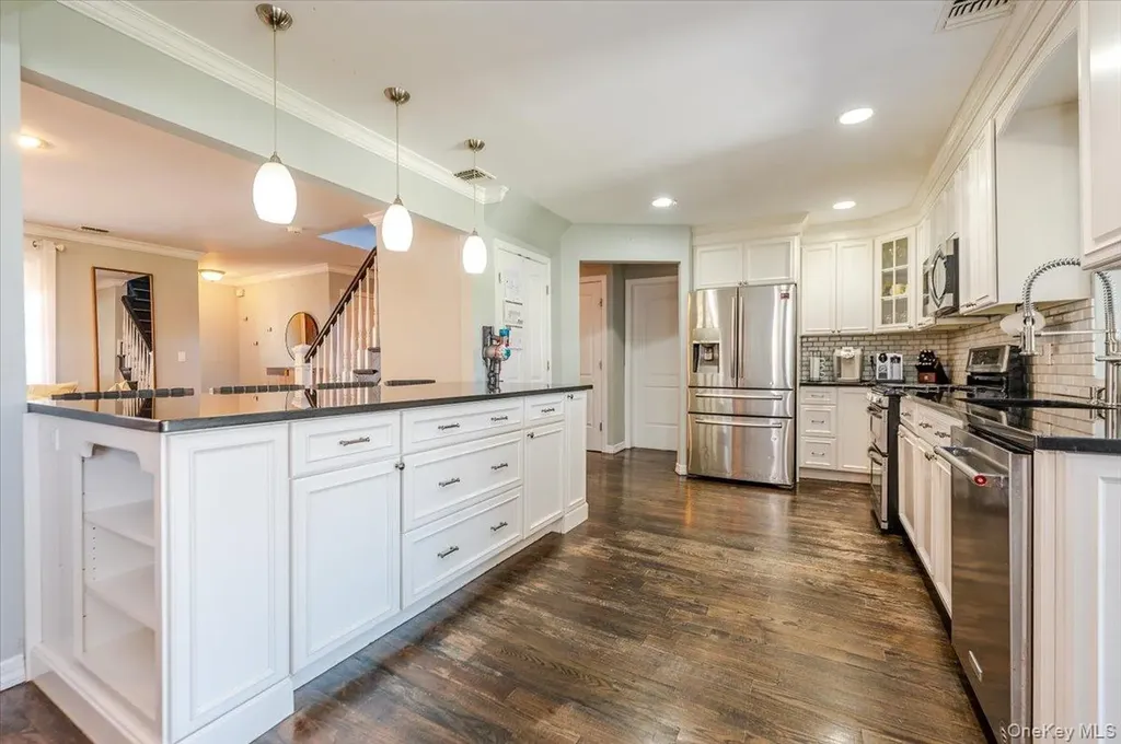2814 River Avenue Oceanside NY 11572