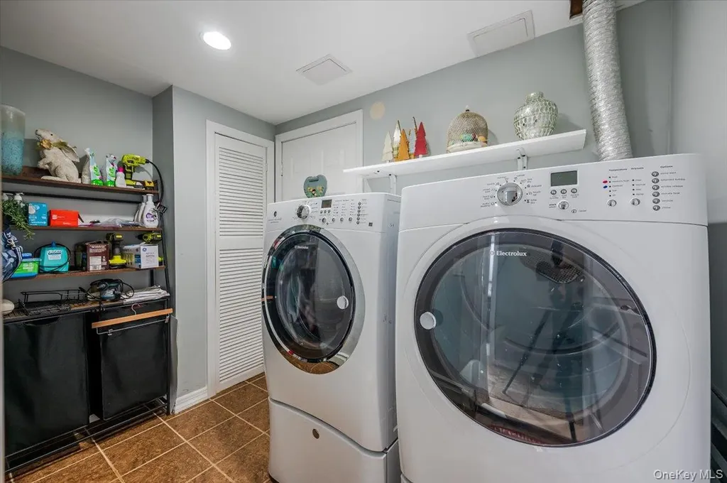 2814 River Avenue Oceanside NY 11572