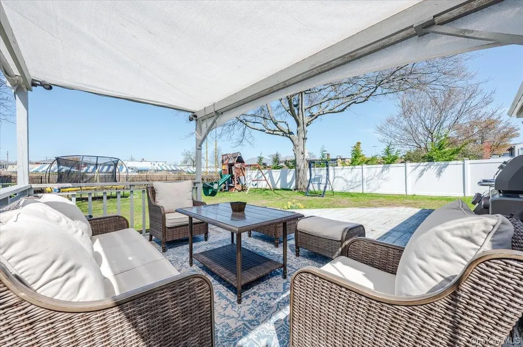 2814 River Avenue Oceanside NY 11572