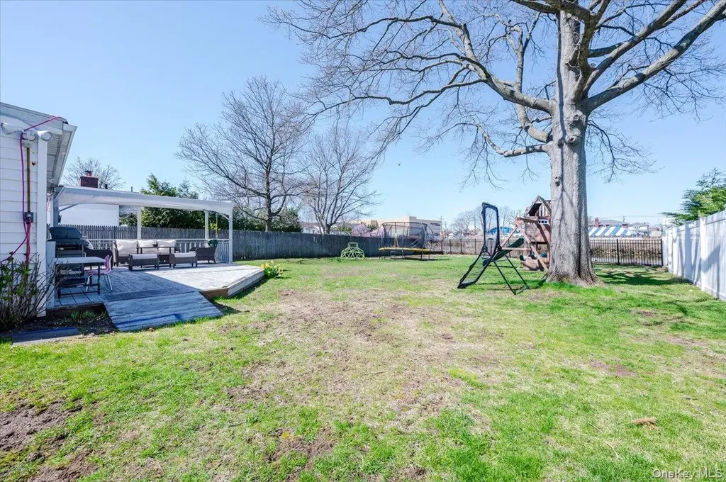 2814 River Avenue Oceanside NY 11572
