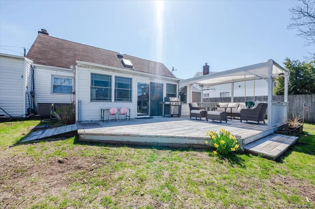 2814 River Avenue Oceanside NY 11572