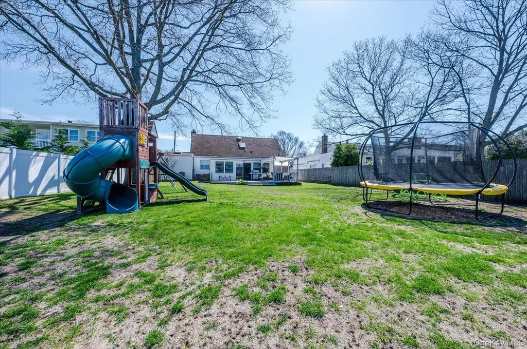 2814 River Avenue Oceanside NY 11572