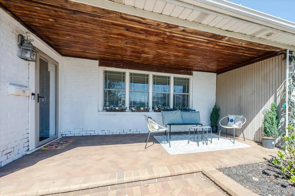 2814 River Avenue Oceanside NY 11572