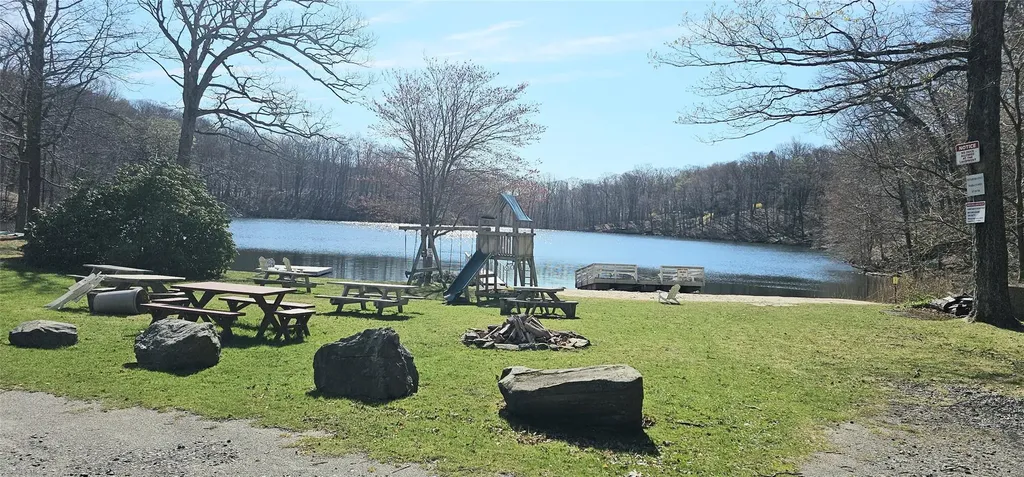 11 Birch Terrace Pawling NY 12564