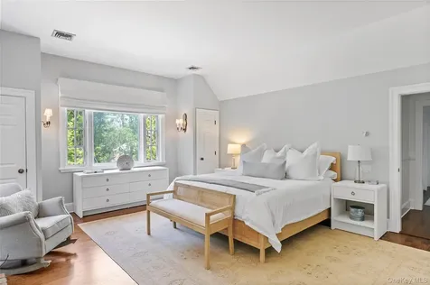 327 Georgica Road East Hampton NY 11937