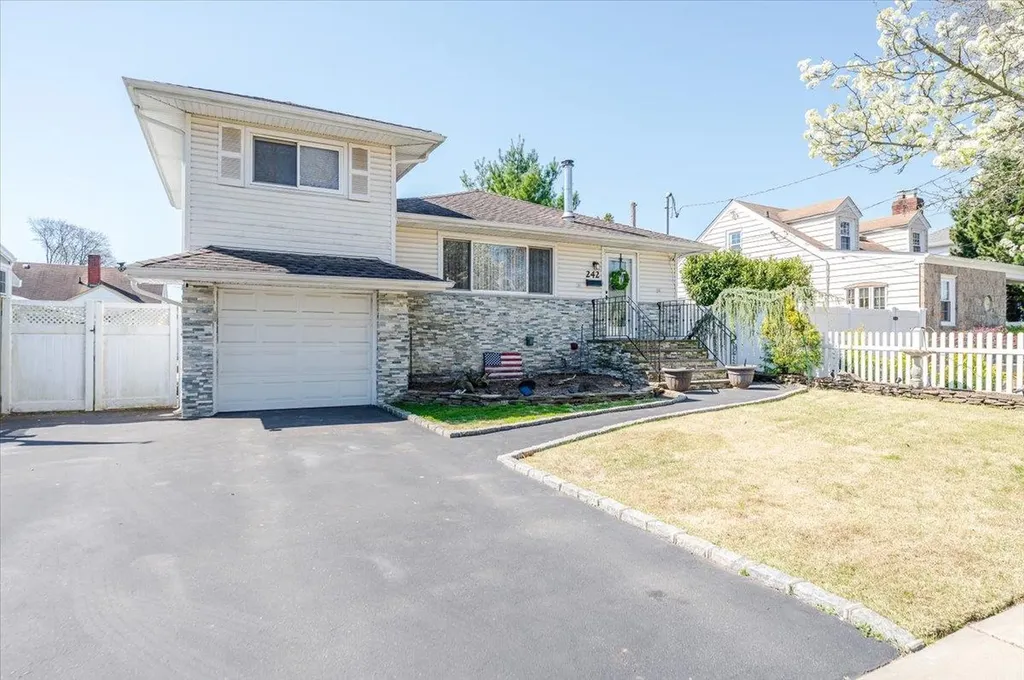 242 Elizabeth Avenue Oceanside NY 11572