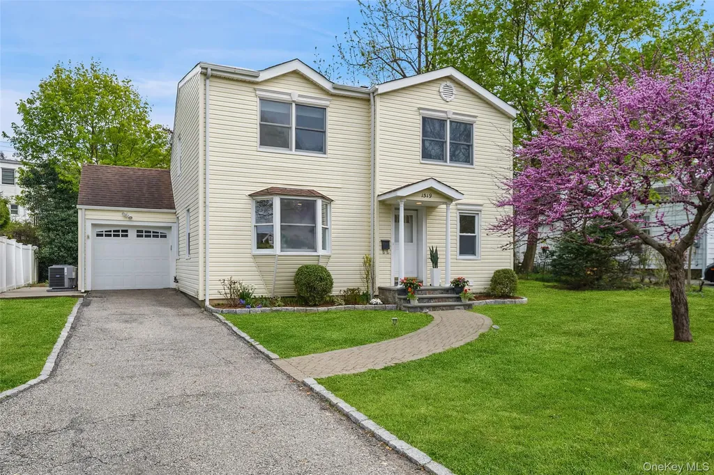 1519 Pine Knoll Lane Mamaroneck NY 10543