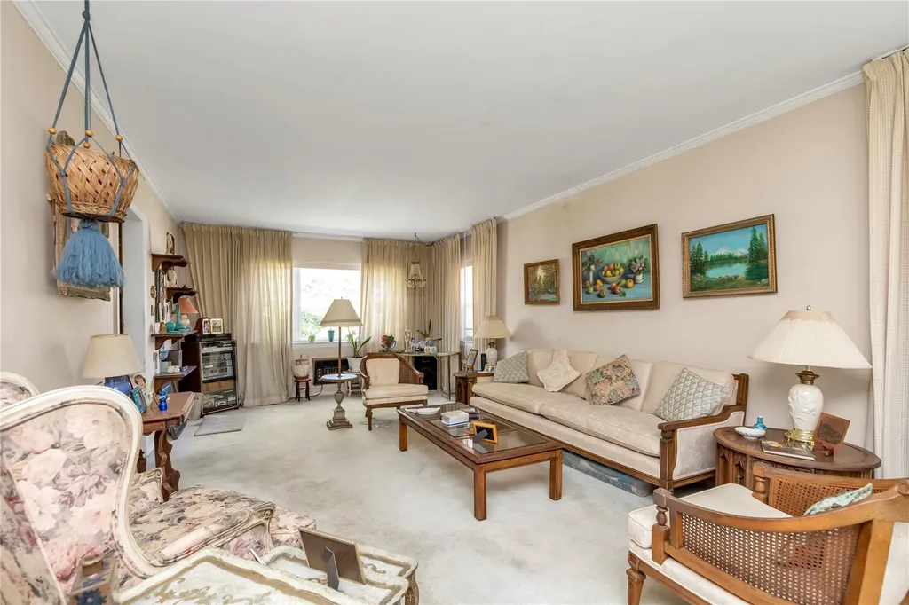 46 Peter Lane New Hyde Park NY 11040