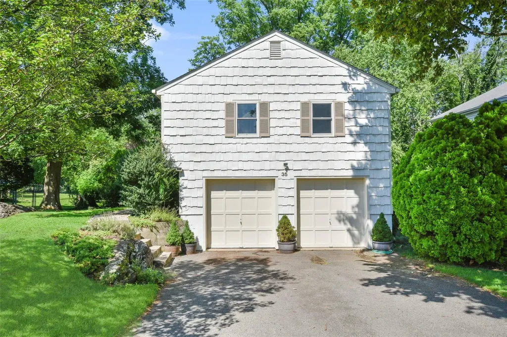 35 Blossom Terrace Larchmont NY 10538