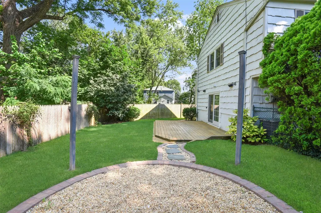 35 Blossom Terrace Larchmont NY 10538