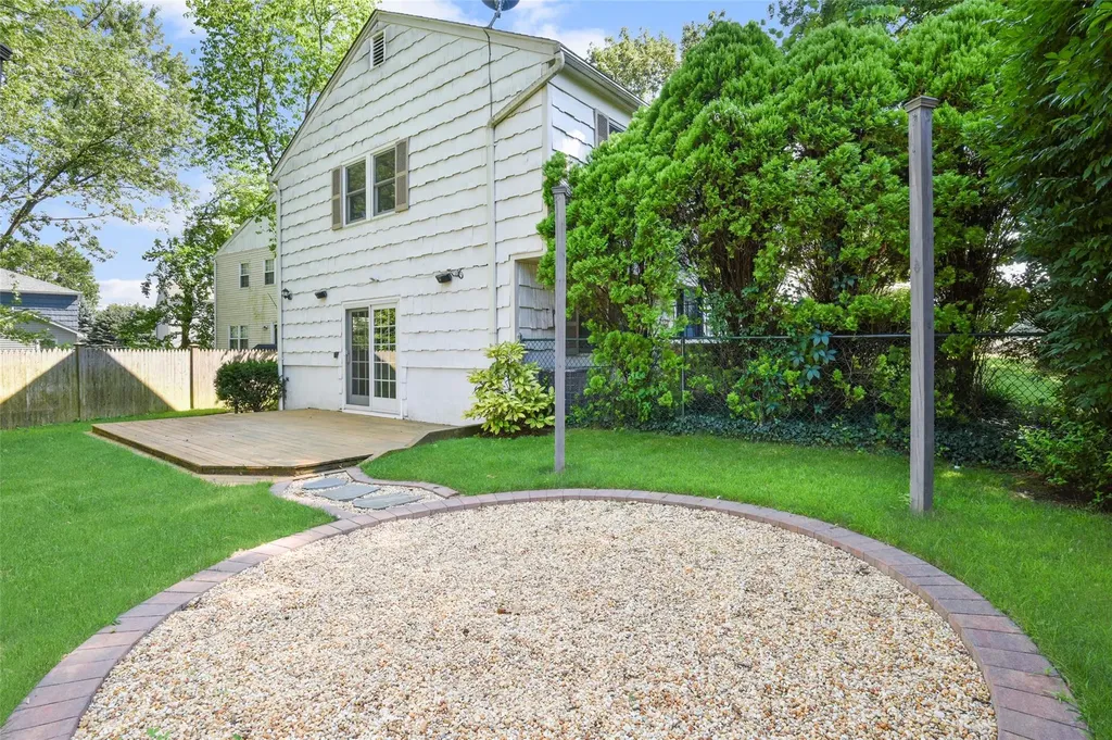 35 Blossom Terrace Larchmont NY 10538
