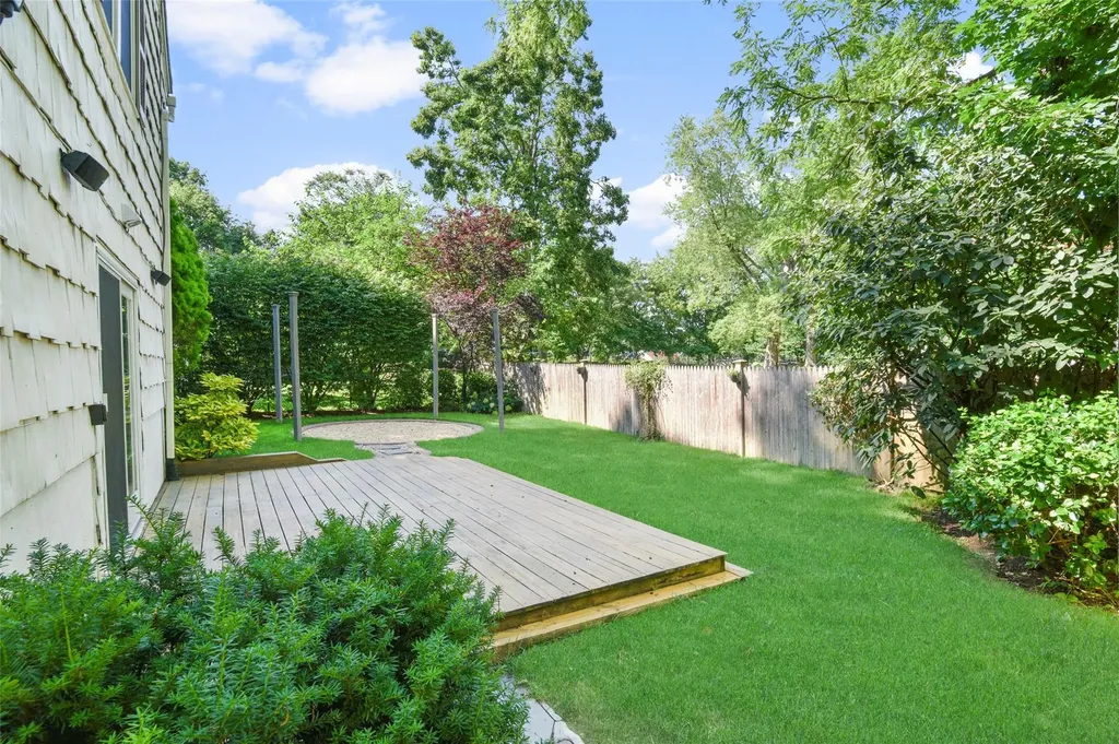 35 Blossom Terrace Larchmont NY 10538
