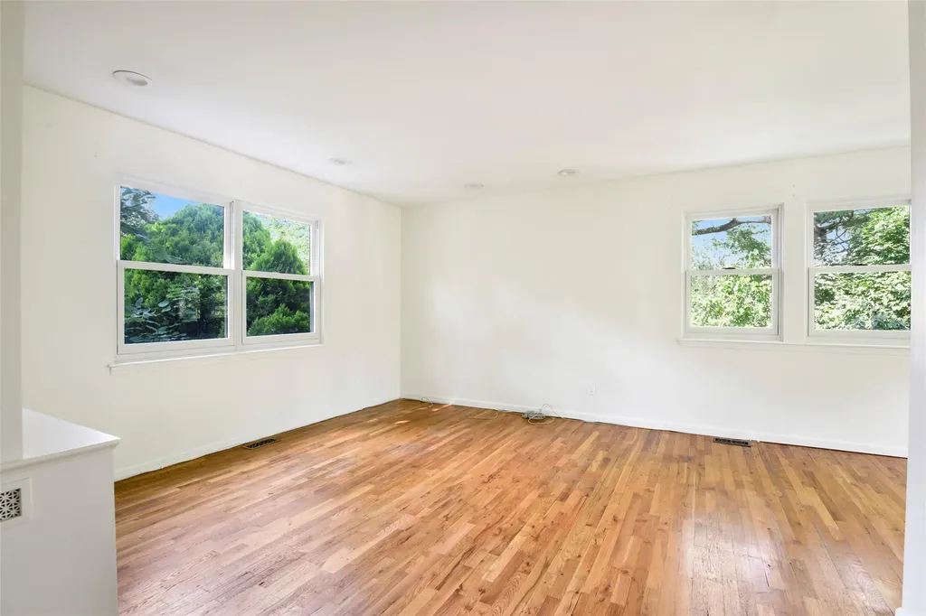 35 Blossom Terrace Larchmont NY 10538