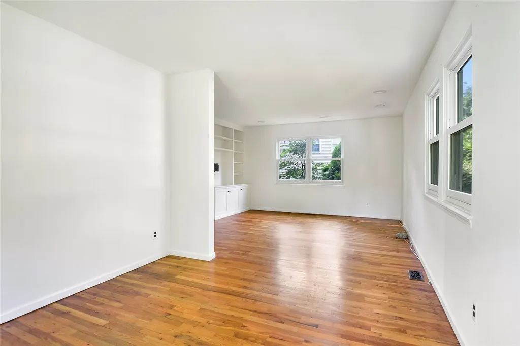35 Blossom Terrace Larchmont NY 10538