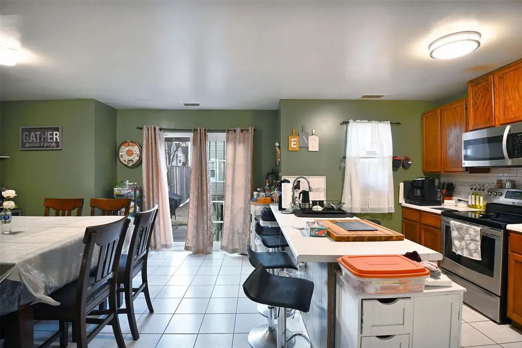 52 Creekside Circle Spring Valley NY 10977