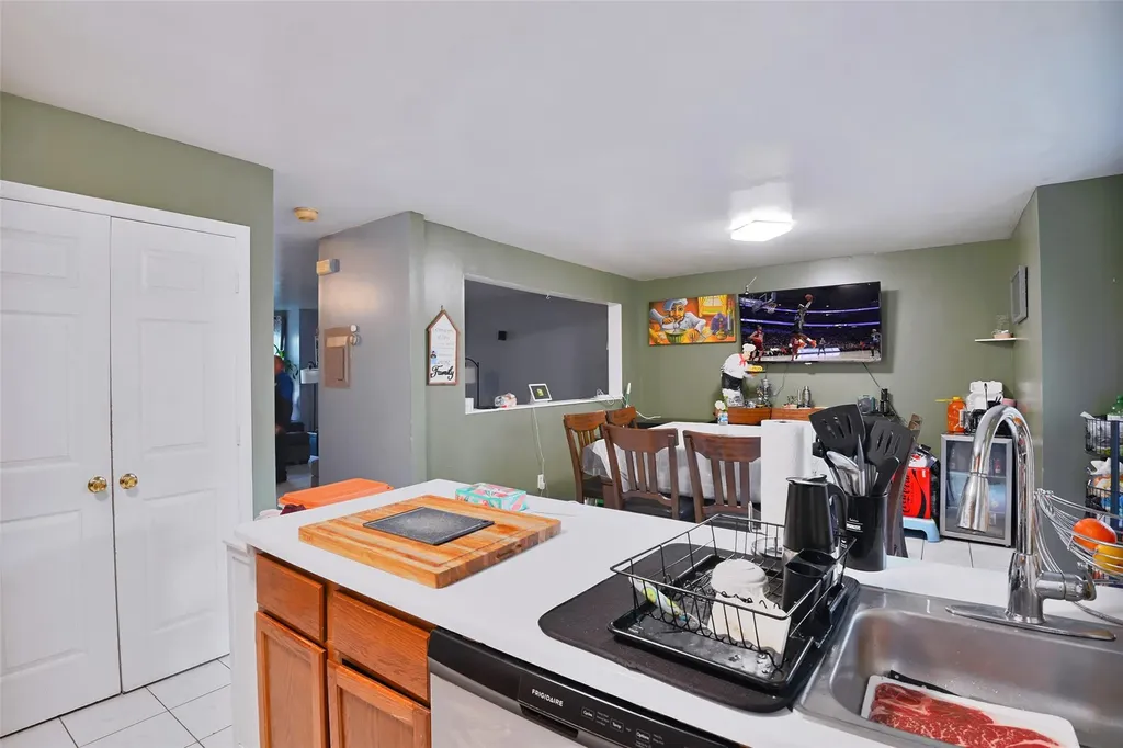 52 Creekside Circle Spring Valley NY 10977