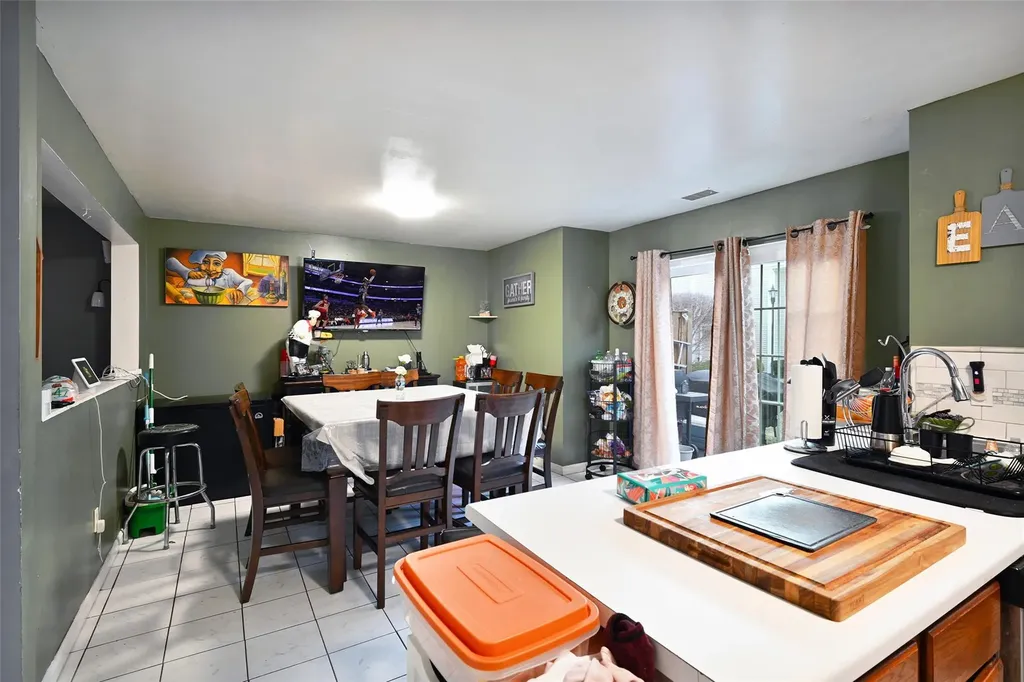 52 Creekside Circle Spring Valley NY 10977