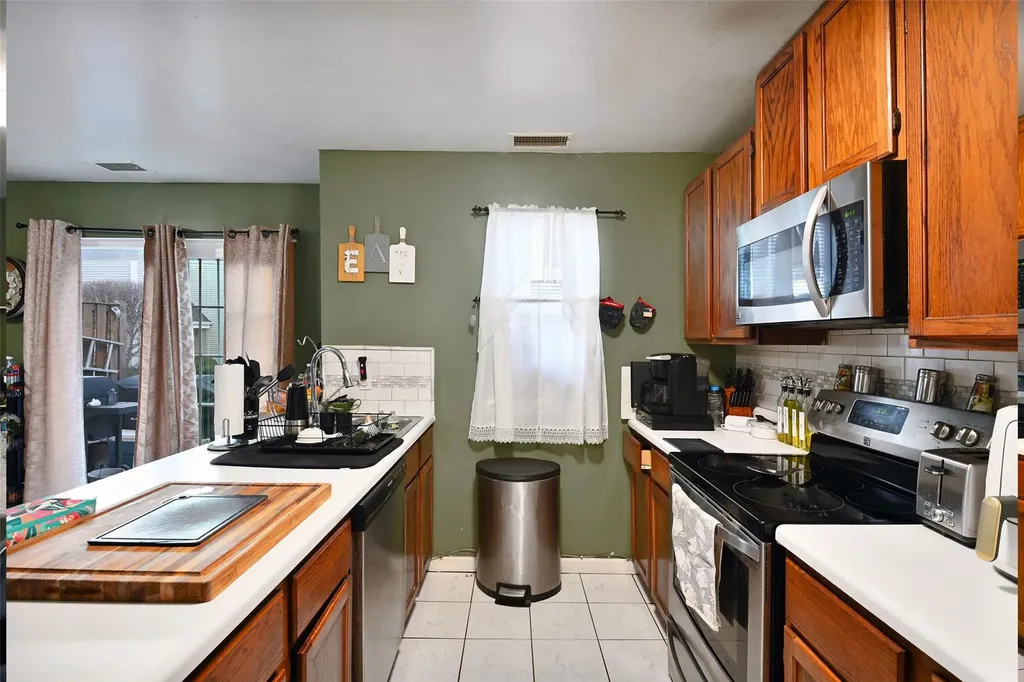 52 Creekside Circle Spring Valley NY 10977