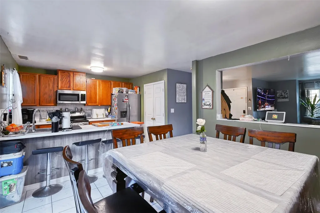 52 Creekside Circle Spring Valley NY 10977