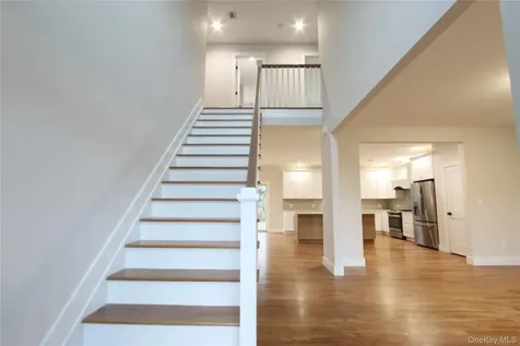 5 Colonels Path Manorville NY 11949