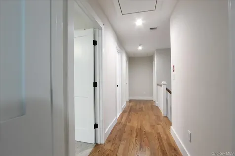 5 Colonels Path Manorville NY 11949