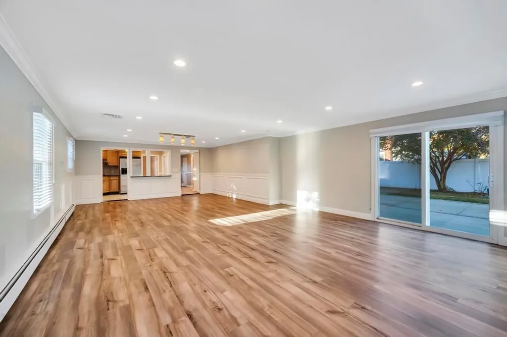 47 Cherry Drive E Plainview NY 11803
