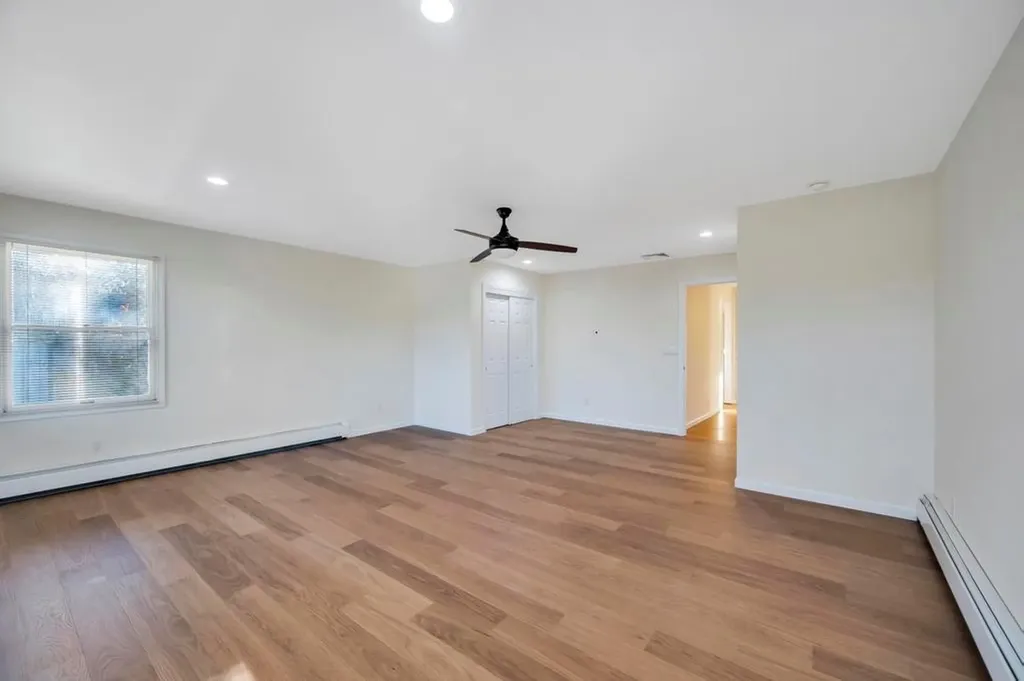 47 Cherry Drive E Plainview NY 11803