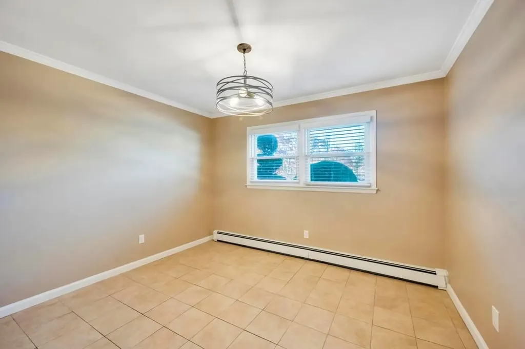 47 Cherry Drive E Plainview NY 11803
