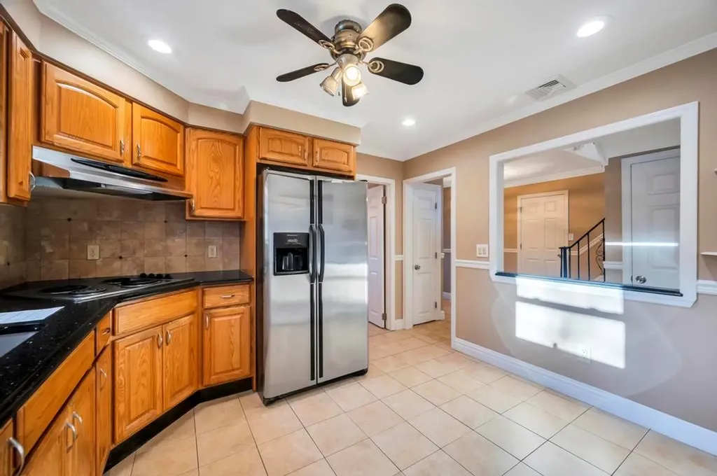 47 Cherry Drive E Plainview NY 11803