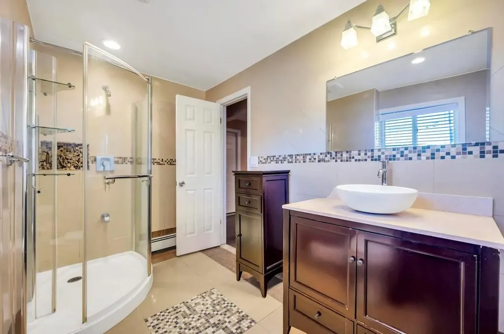 47 Cherry Drive E Plainview NY 11803