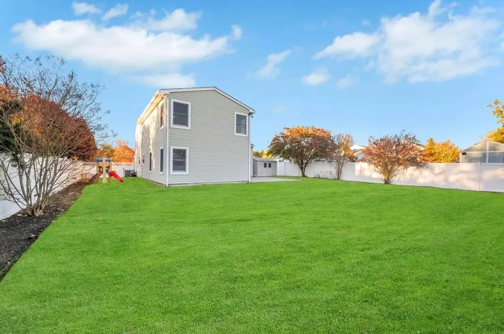 47 Cherry Drive E Plainview NY 11803