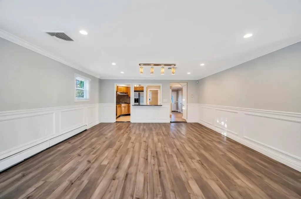 47 Cherry Drive E Plainview NY 11803