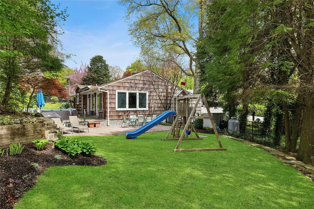 23 Fox Ridge Lane Locust Valley NY 11560
