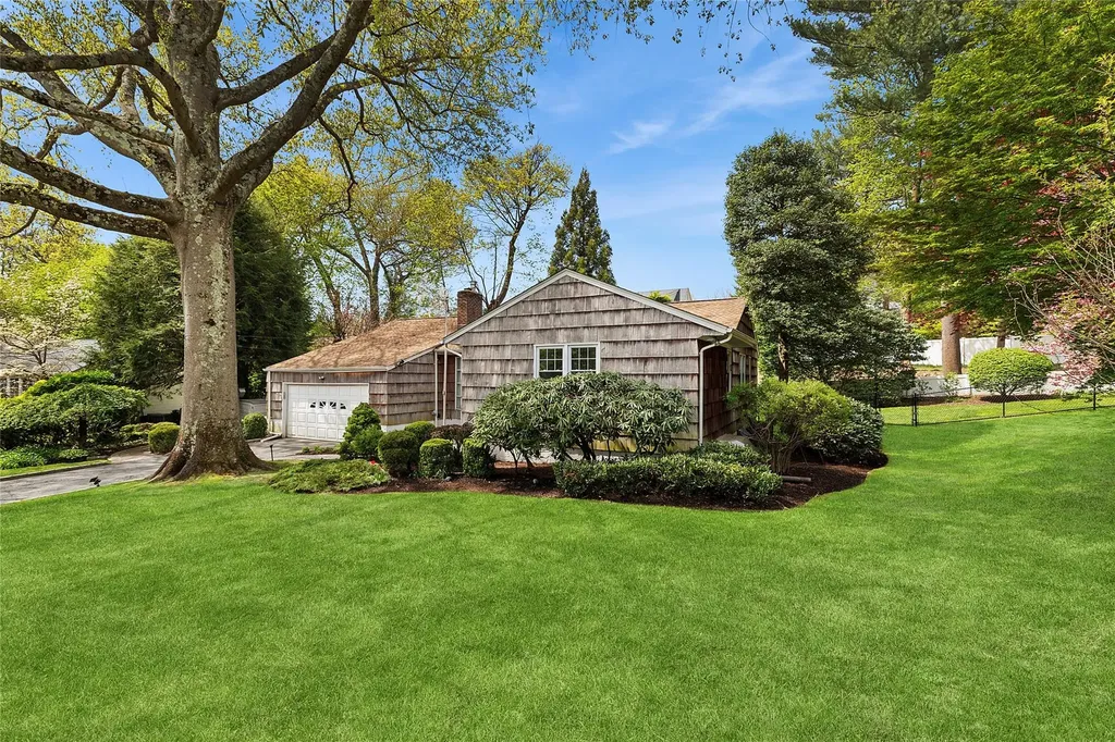 23 Fox Ridge Lane Locust Valley NY 11560