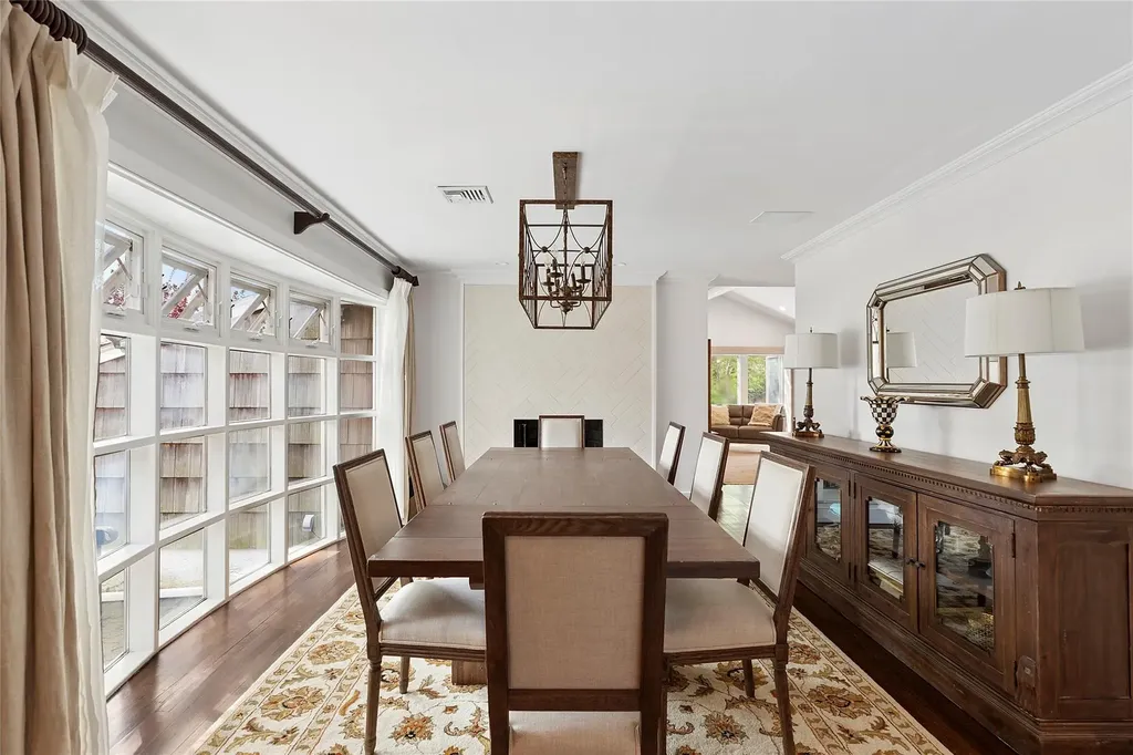 23 Fox Ridge Lane Locust Valley NY 11560