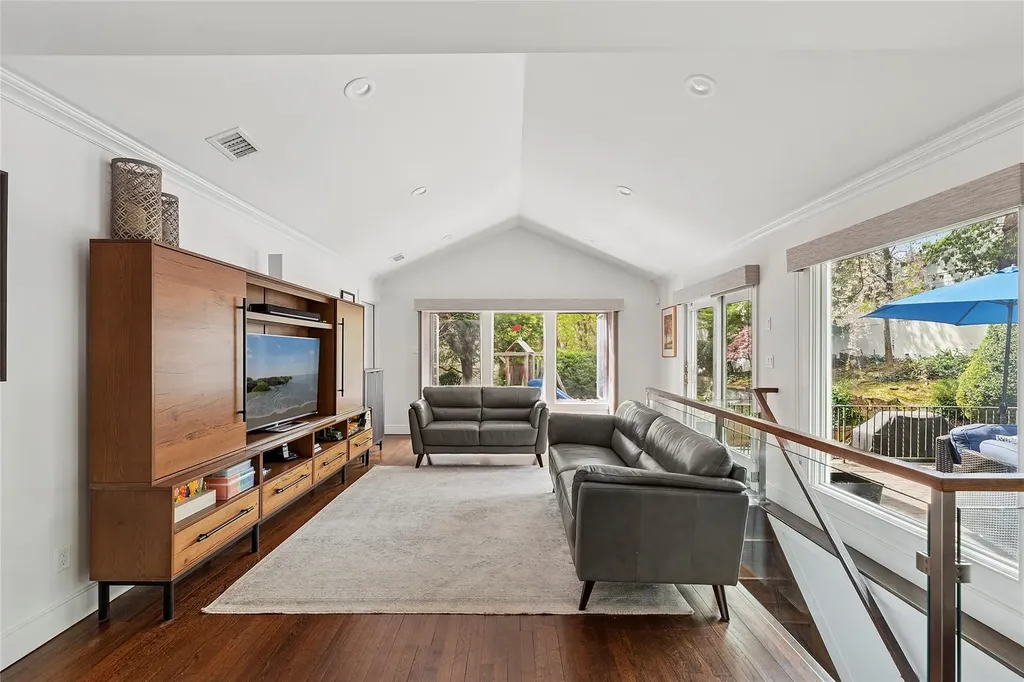 23 Fox Ridge Lane Locust Valley NY 11560