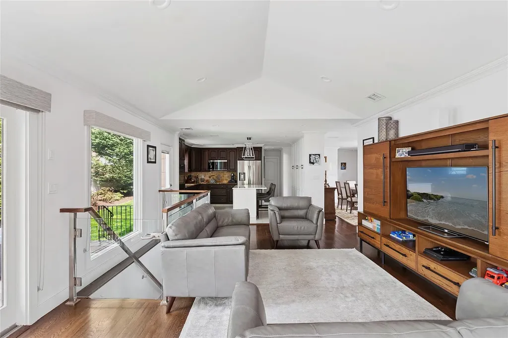23 Fox Ridge Lane Locust Valley NY 11560