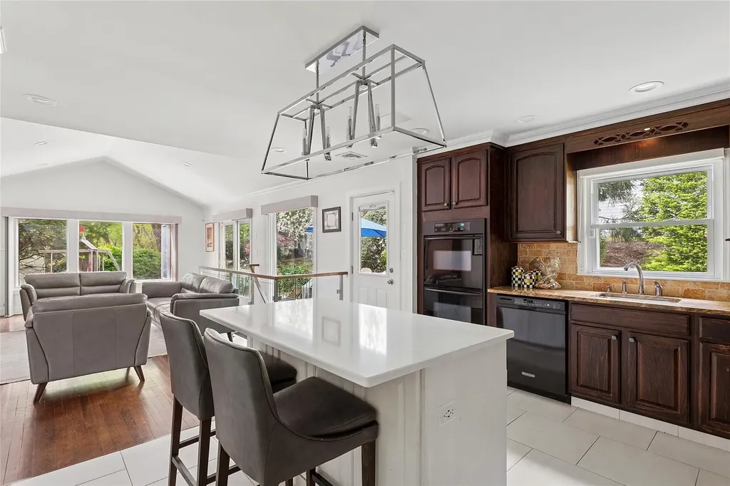 23 Fox Ridge Lane Locust Valley NY 11560