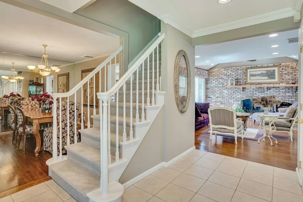 8 Bayard Drive Dix Hills NY 11746