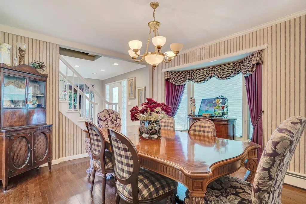 8 Bayard Drive Dix Hills NY 11746