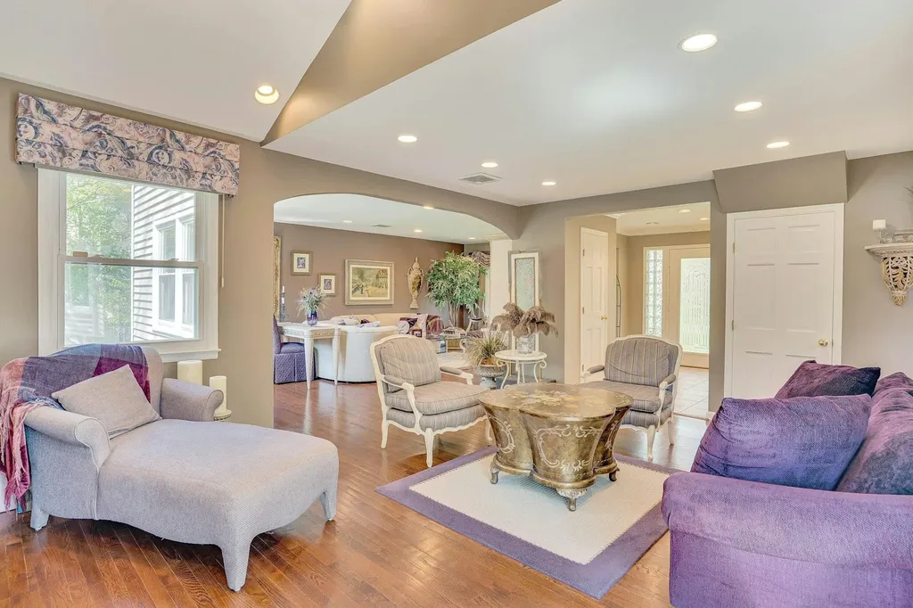 8 Bayard Drive Dix Hills NY 11746
