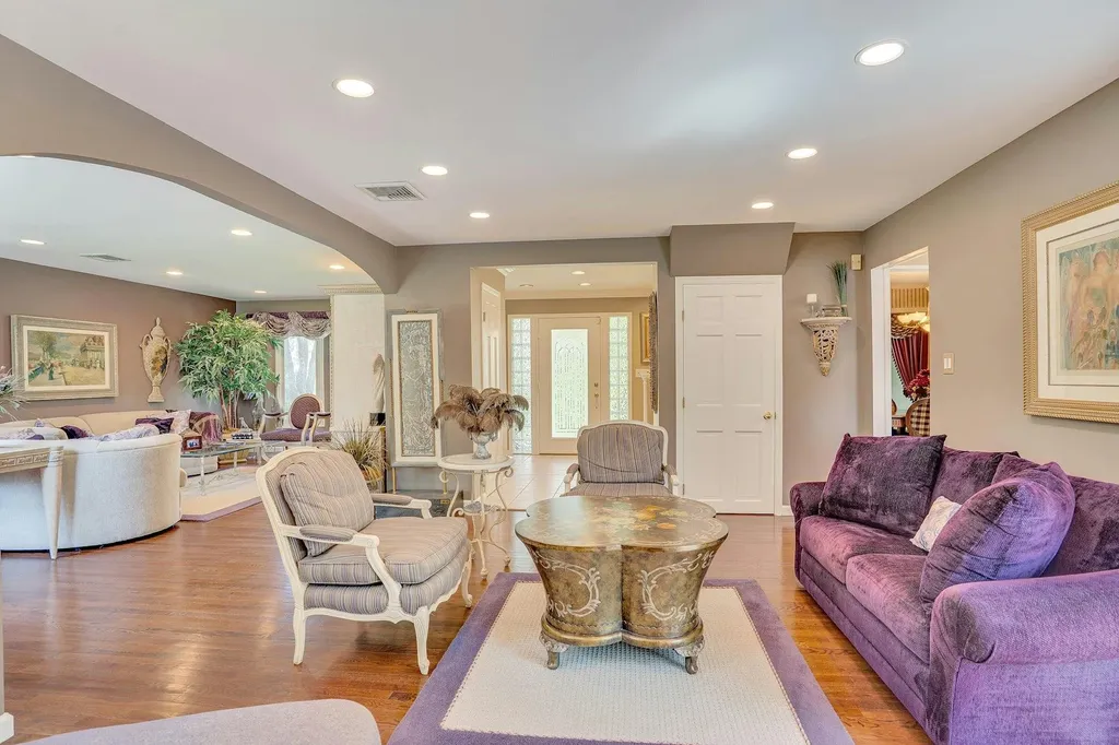 8 Bayard Drive Dix Hills NY 11746