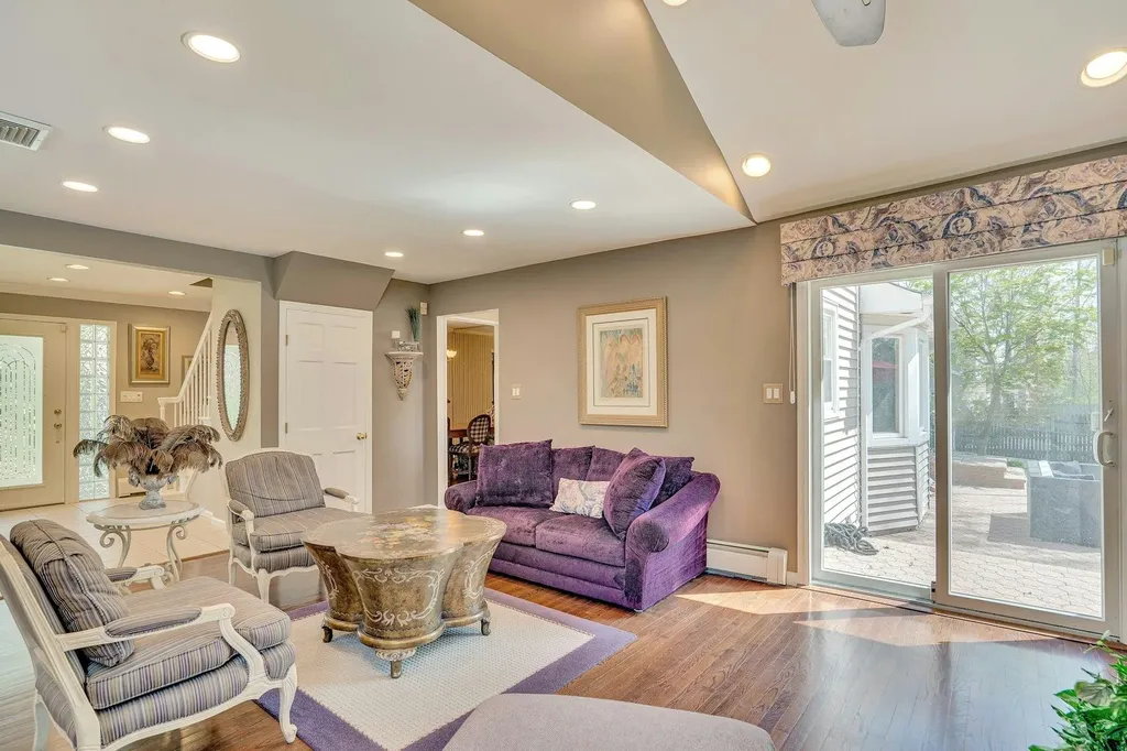8 Bayard Drive Dix Hills NY 11746