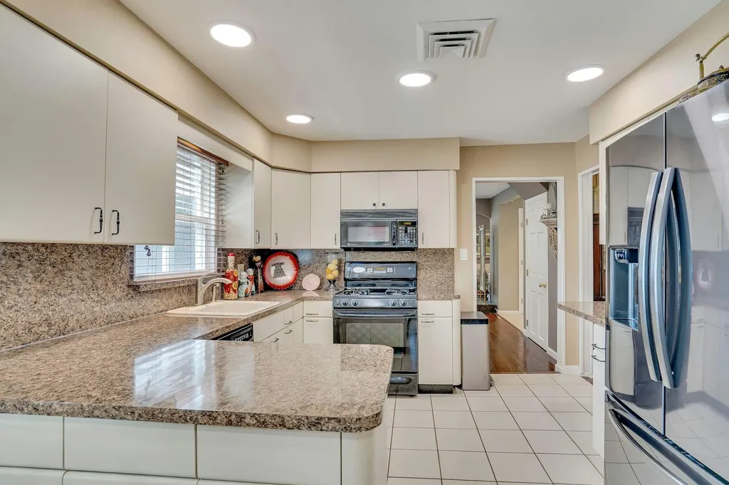 8 Bayard Drive Dix Hills NY 11746