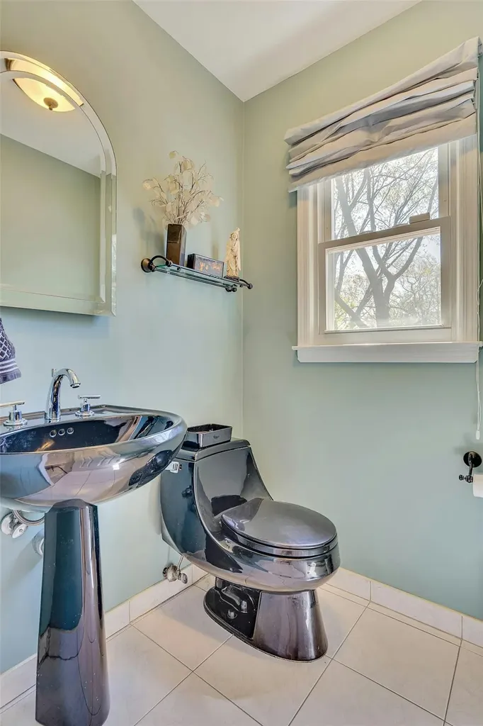 8 Bayard Drive Dix Hills NY 11746