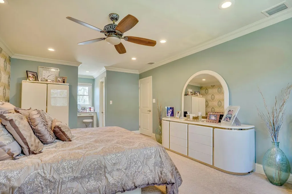 8 Bayard Drive Dix Hills NY 11746